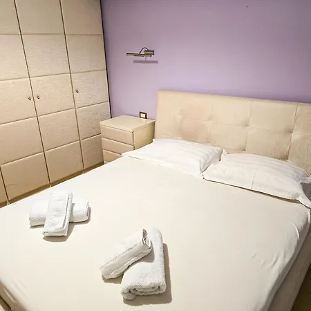 Blloku 2br Apartment Tirana